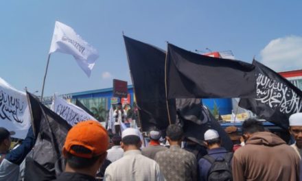 Bughot Bertopeng Kalimat Tauhid