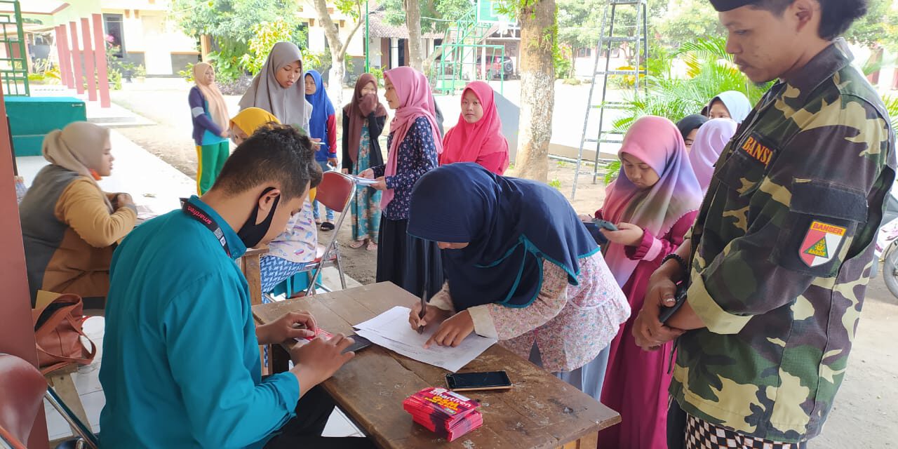 Peduli Pendidikan, Banser Ngantru Berikan Kuota Murah bagi Pelajar