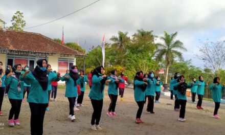 Menjaga Kesehatan, PAC Fatayat NU Tanggunggunung Gelar Senam Bersama