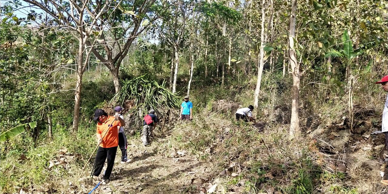 SAKOMA Tulungagung Kerja Bakti Buka Bumi Perkemahan