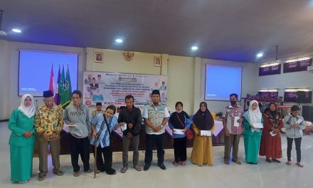 Fatayat NU Tulungagung Berikan Bantuan untuk Disabilitas dan Guru Ngaji